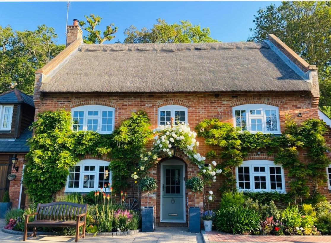 Little Woodside A Beautiful New Forest Self Contained Private Luxury Annexe นิวมิลตัน ภายนอก รูปภาพ