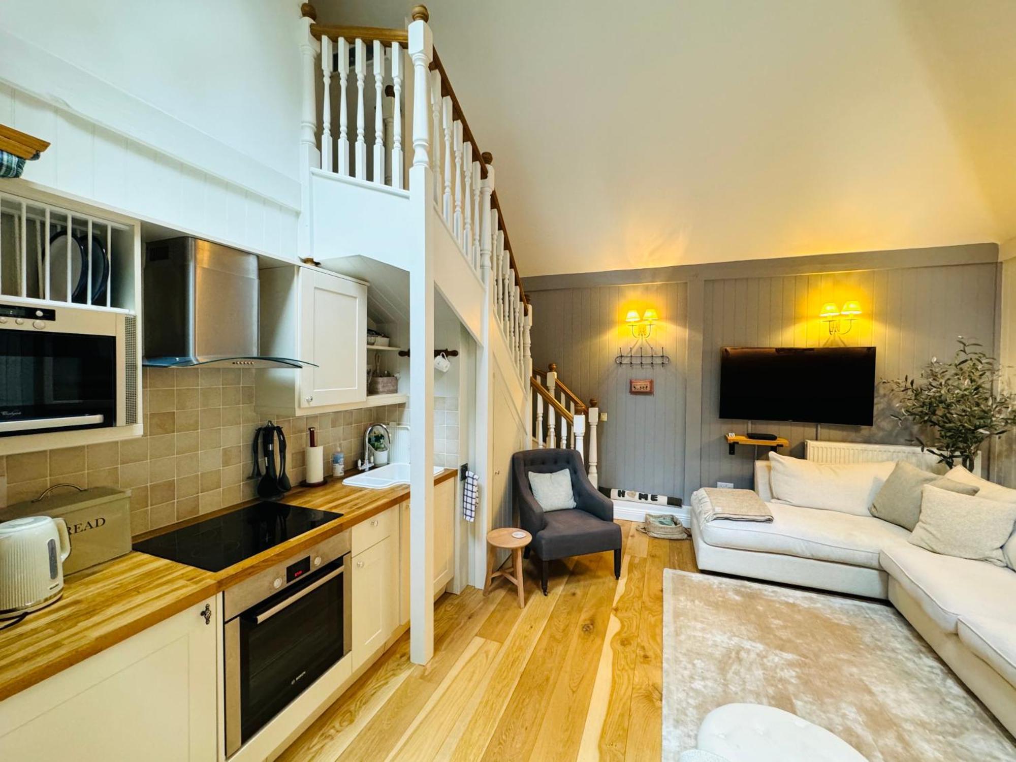 Little Woodside A Beautiful New Forest Self Contained Private Luxury Annexe นิวมิลตัน ภายนอก รูปภาพ